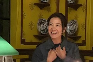 贾玲43岁生日惊艳亮相，100斤减肥后如何保持身材？