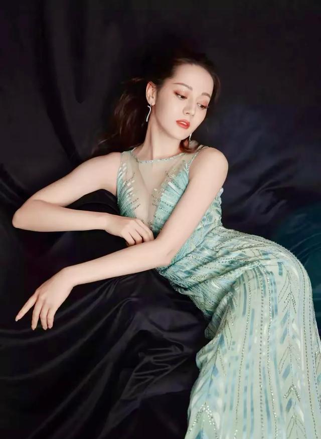 迪丽热巴造型对比图