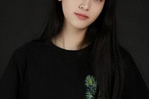 周也张婧仪等8对撞脸女星对比：演技与颜值分析