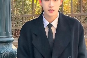 李昀锐双胞胎哥哥探班 剧组温馨兄弟情