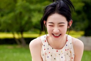 张艺凡卸妆趣事与多面人生揭秘