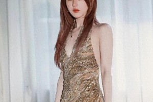 赵露思金色战袍大片：丛林复古女神惊艳亮相